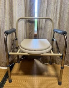 ポータブルトイレ 介護トイレ椅子のサムネイル