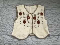 Meridian フラワー刺繍 クロシェニットベストのサムネイル