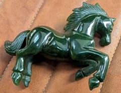 翡翠 馬の彫刻 濃い緑 - メルカリ