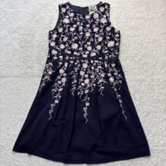 美品✨ローズティアラジュエル　フラワー刺繍ワンピース　ノースリーブ　42 美品✨ローズティアラジュエル フラワー刺繍ワンピース ノースリーブ