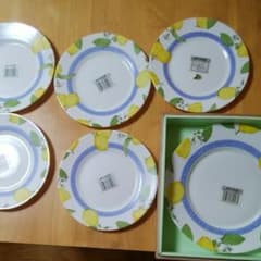 お皿セット新品未使用です。のサムネイル