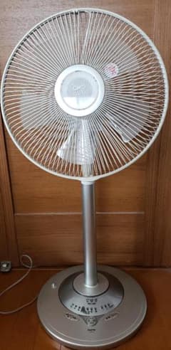 SANYO 扇風機。 サンヨー（SANYO） 扇風機 EF-30THX5 リモコン付き - メルカリ