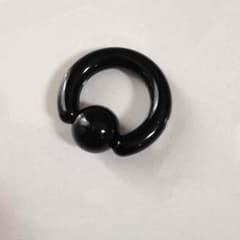 2g ピアスのサムネイル