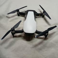 DJI MAVIC AIR 折りたたみ式ドローン 色ホワイト　ジャンク品のサムネイル