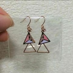 三角ピアス ¥555→500のサムネイル