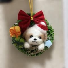 羊毛フェルト　サンタシーズーちゃんクリスマスリースのサムネイル