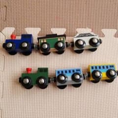 IKEAの木製電車　６個のサムネイル