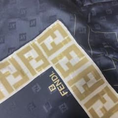 【タグ付き未使用】FENDI スカーフ　大判のサムネイル