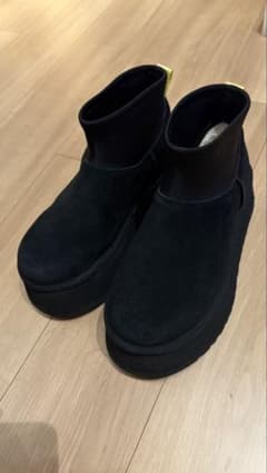 美品！UGG クラシックミニディッパー　ブラック23のサムネイル