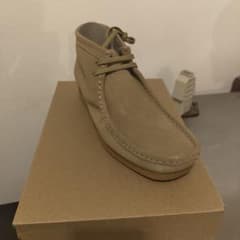 Clarks ワラビー ブーツ ベージュ UK9.5のサムネイル