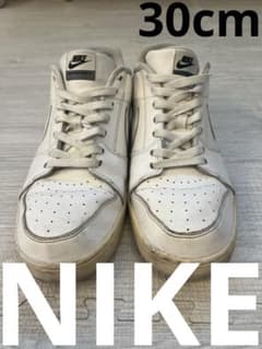 Nike ホワイト スニーカーのサムネイル