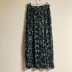 GU 新品　花柄ワッシャーフレアロングスカートのサムネイル