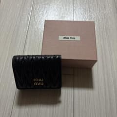 miu miu マテラッセ 三つ折り財布 ブラックのサムネイル