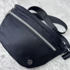 極美品 上位ライン ルルレモン ブラック ボディバッグ ウエストポーチ 極美品 上位ライン ルルレモン ブラック ボディバッグ ウエストポーチ