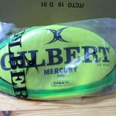 GILBERT 蛍光色ラグビーボール 5号のサムネイル