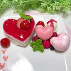 はるしゅたっと様専用♡ハートムースケーキ ダブルハートマカロン ピンクのサムネイル