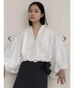 新品・未開封 Bibiy ELOISE BLOUSE - メルカリ