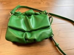 ショルダーバックのサムネイル