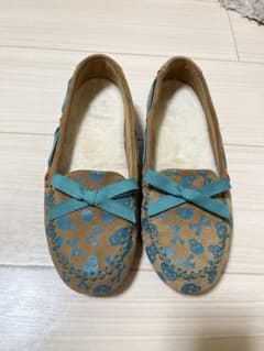 レア✨UGG モカシン スカル柄 ブラウンのサムネイル