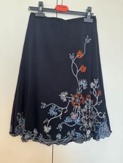 【Vivienne Tam】フレアスカート 黒 刺繍のサムネイル