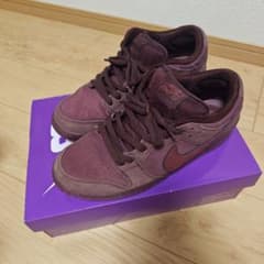 Nike Dunk SB Low バーガンディのサムネイル