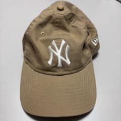 New Era 9TWENTY ニューヨークヤンキース キャップ ベージュのサムネイル