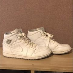 NIKE エアジョーダン 1midのサムネイル