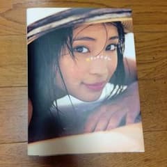 広瀬すず写真集「17才のすずぼん」のサムネイル