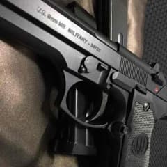 M9固定ガスガン 予備マガジン付きのサムネイル