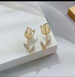 人気　韓国デザインピアス⭐︎チューリップ⭐︎のサムネイル