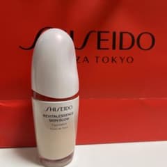 SHISEIDO エッセンス　スキングロウ　ファンデーション　140のサムネイル