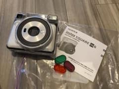 富士フィルム Instax Square SQ6 インスタントカメラのサムネイル