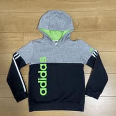 adidas フード付きパーカー グレー・黒・緑　130cmのサムネイル
