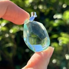 ⁠【直輸入】【天使の雫】高波動 アンダラクリスタル ペールグリーン ペンダントのサムネイル
