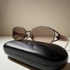 FENDI メガネレッドフレームのサムネイル