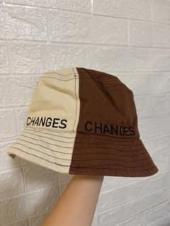 バイカラー バケットハット CHANGES 刺繍入りのサムネイル