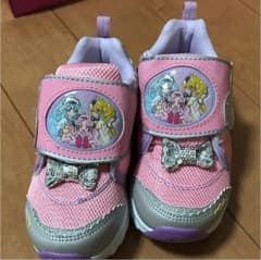 スニーカーのサムネイル