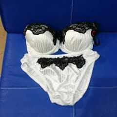 ブラジャーショーツセットのサムネイル