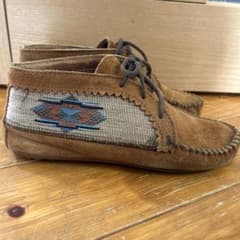 MINNETONJA ブラウン スエード モカシンのサムネイル