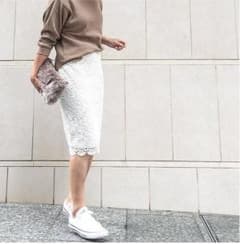 美品 UNIQLO レーススカートのサムネイル