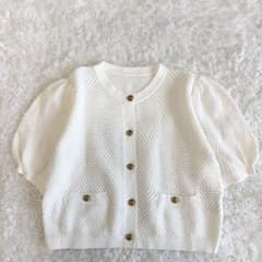 【アナイ】美品☆ からみクルーカーディガン　金ボタン　ホワイト38パフスリーブ アナイ】美品☆ からみクルーカーディガン 金ボタン ホワイト38