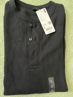 UNIQLO ブラック ヘンリーネック Tシャツ Mのサムネイル