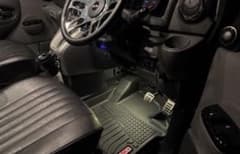 NV200専用！3Dフロアマット☆運転席助手席セット☆USCV☆ - メルカリ