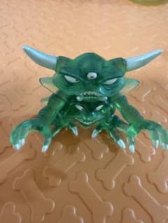 緑色 クリア フィギュア モンスターのサムネイル