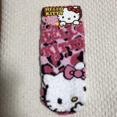 ［新品・未使用］ハローキティ ふわもこ靴下 22～24cmのサムネイル