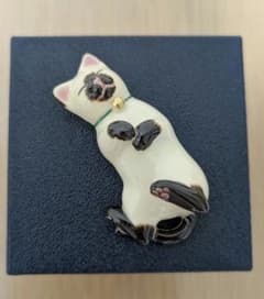 新品】沈壽官窯 福猫(寝る猫) 白茶 薩摩焼 ちんぢゅかんがま 猫の置物 