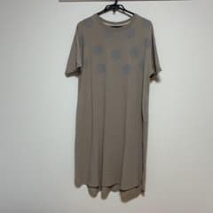 ドット柄 半袖 ロング丈 Tシャツワンピース ベージュ M-Lのサムネイル