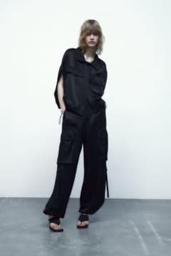 【新品】ZARA フルイドカーゴパンツ XSサイズ　完売品のサムネイル