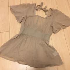 ベージュ トップスのサムネイル