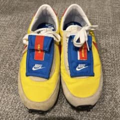 NIKE DAYBREAK イエロー/レッド　23cmのサムネイル